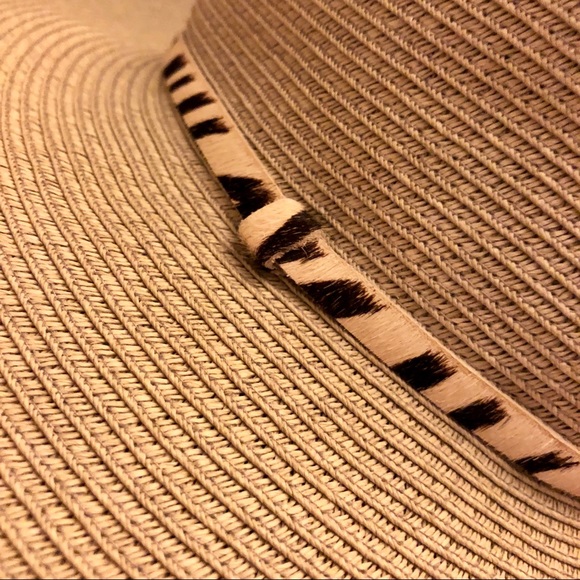 Beach Hat 🏖 - Picture 3 of 5